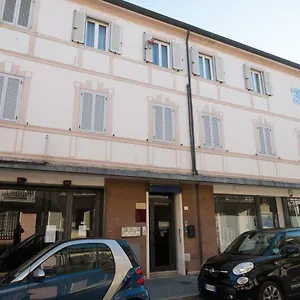 https://happy-house-viareggio.it-tuscanyhotel.com